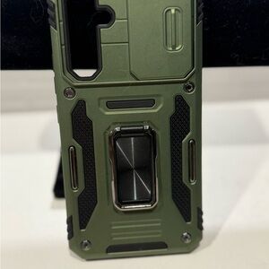 Military-Grade Green Phone Case with Kickstand‎